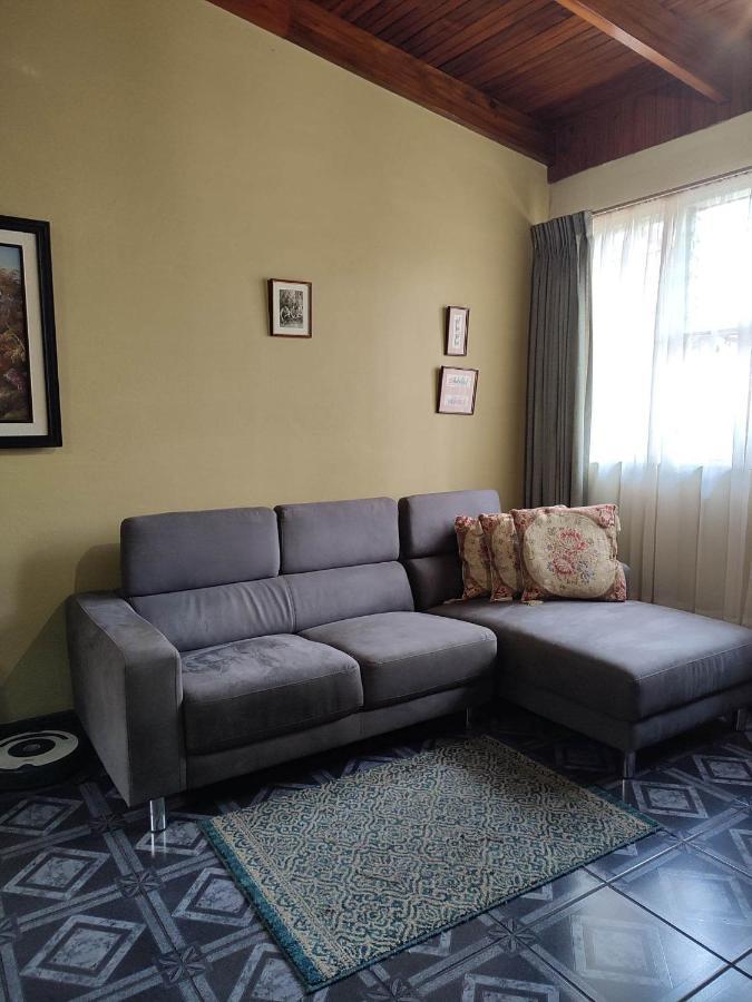 The Cozy Cactus House B&B Cartago Centro English Spoken エクステリア 写真